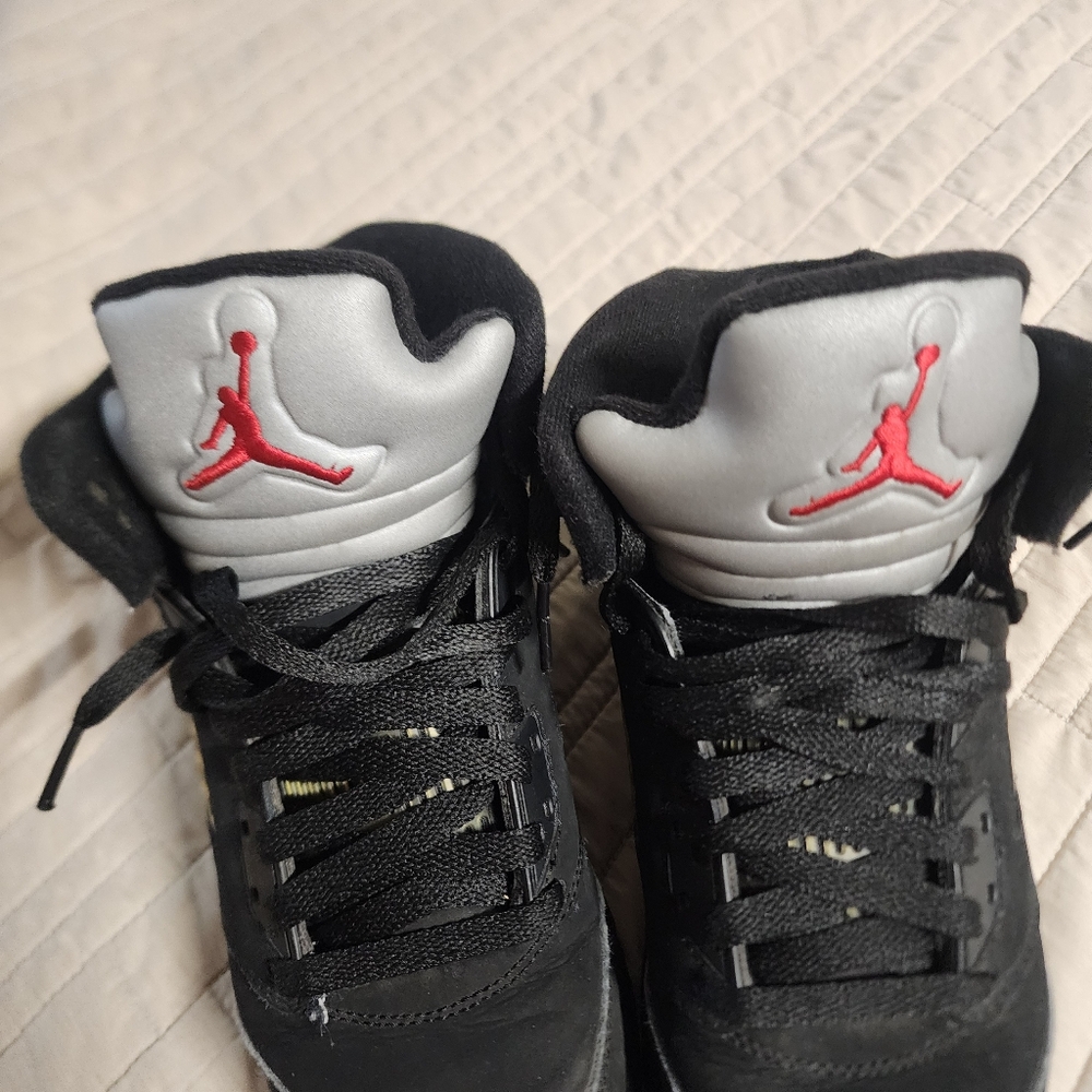 Air Jordan Black and Gray Sneakers - Picture 7 of 10